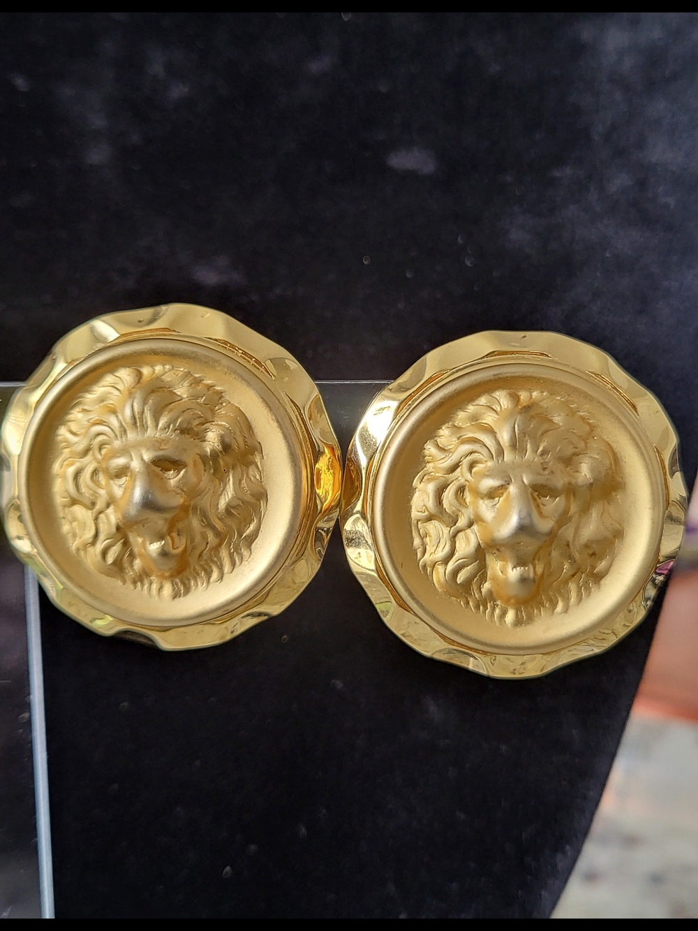 Vintage 80's  Couture Goldtone Bold Lion Head Clip- Earrings